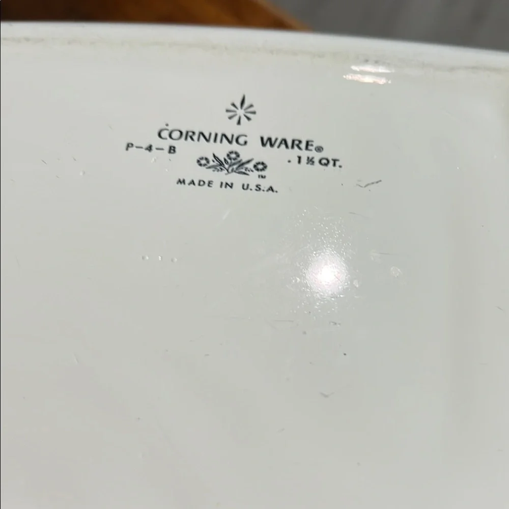 Glass Lid White Corning wear P-4-B glass chipped and worn inside !